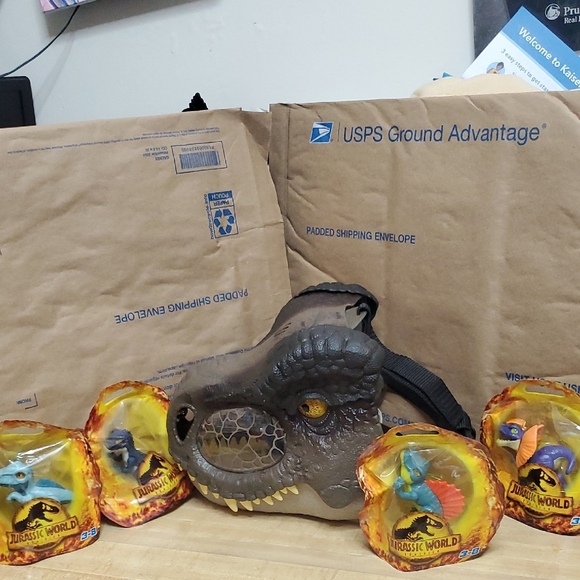 Mattel Other - Mattel Dinosaur Mask with Yellow Eye
